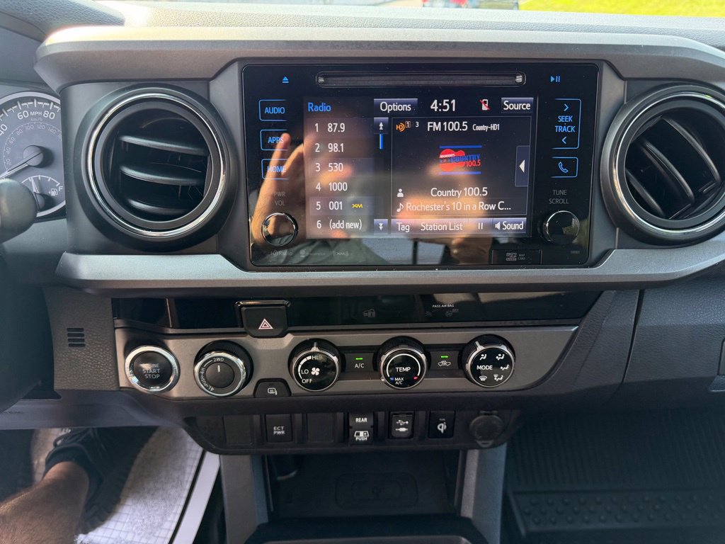Used 2018 Toyota Tacoma TRD Sport AWD/4WD image 8