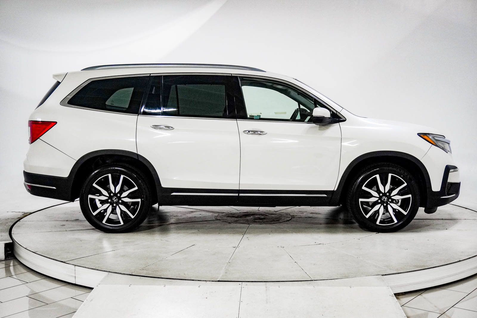 Used 2019 Honda Pilot Touring image 13
