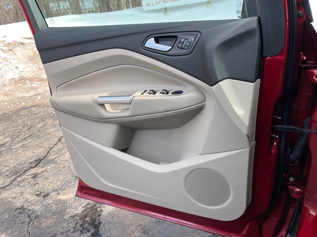 Used 2019 Ford Escape Titanium w/ U9j03 - Titanium Tow Package image 14