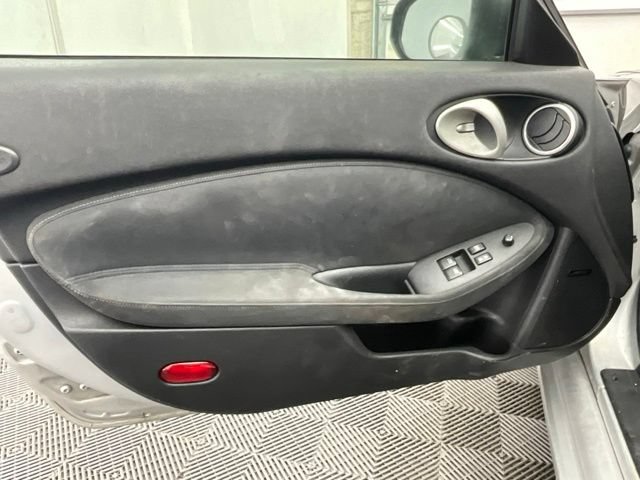 Used 2010 Nissan 370Z Touring RWD image 14
