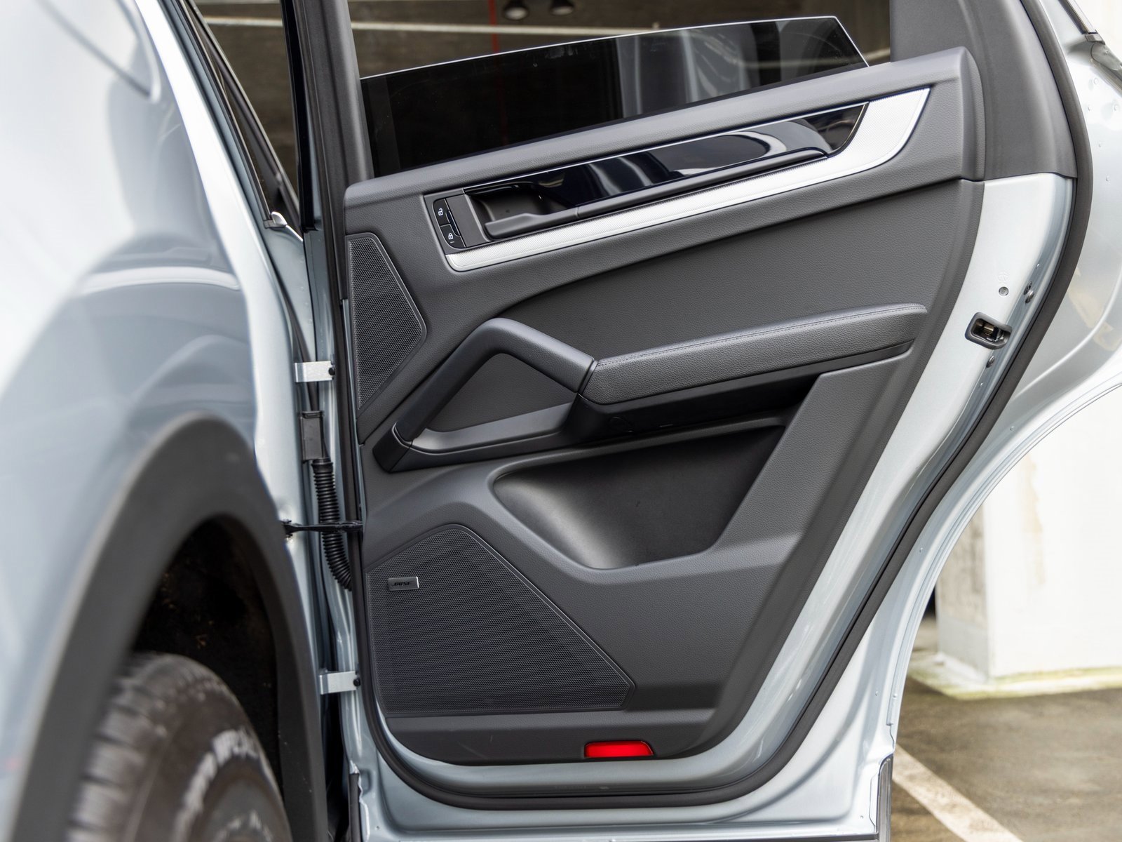 Certified 2025 Porsche Cayenne image 47