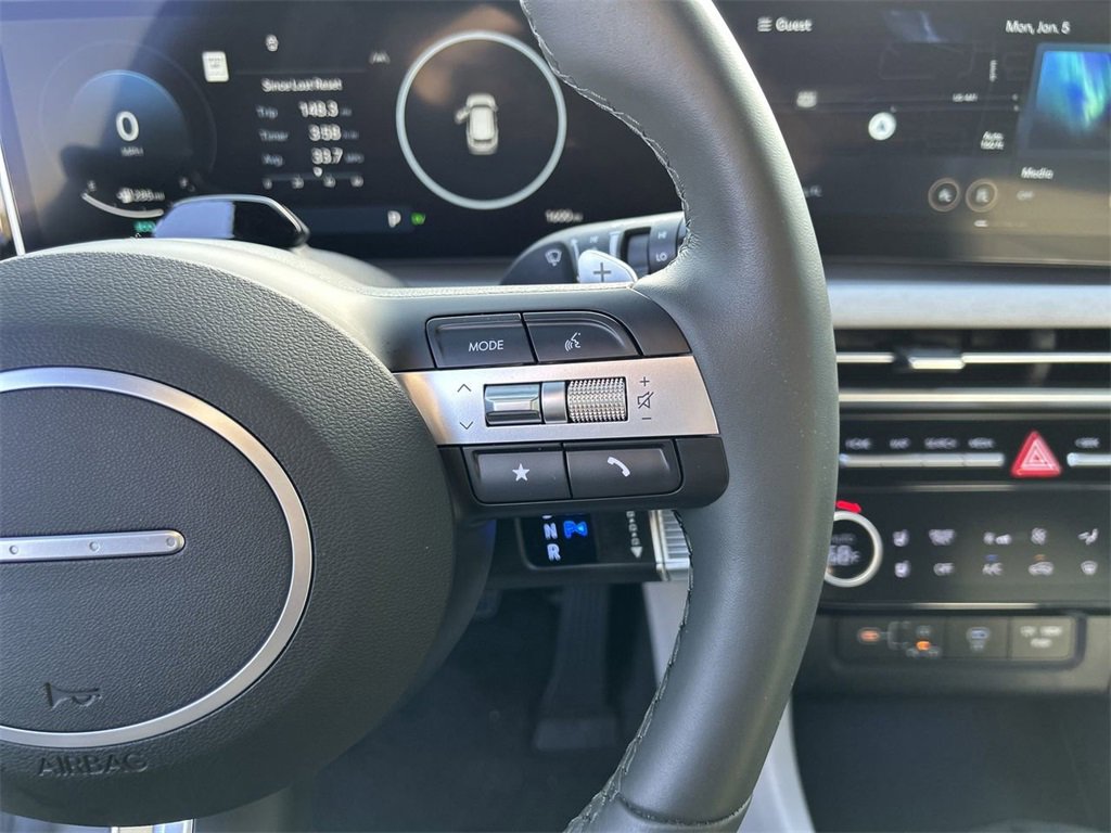 Used 2025 Hyundai Tucson Limited image 27