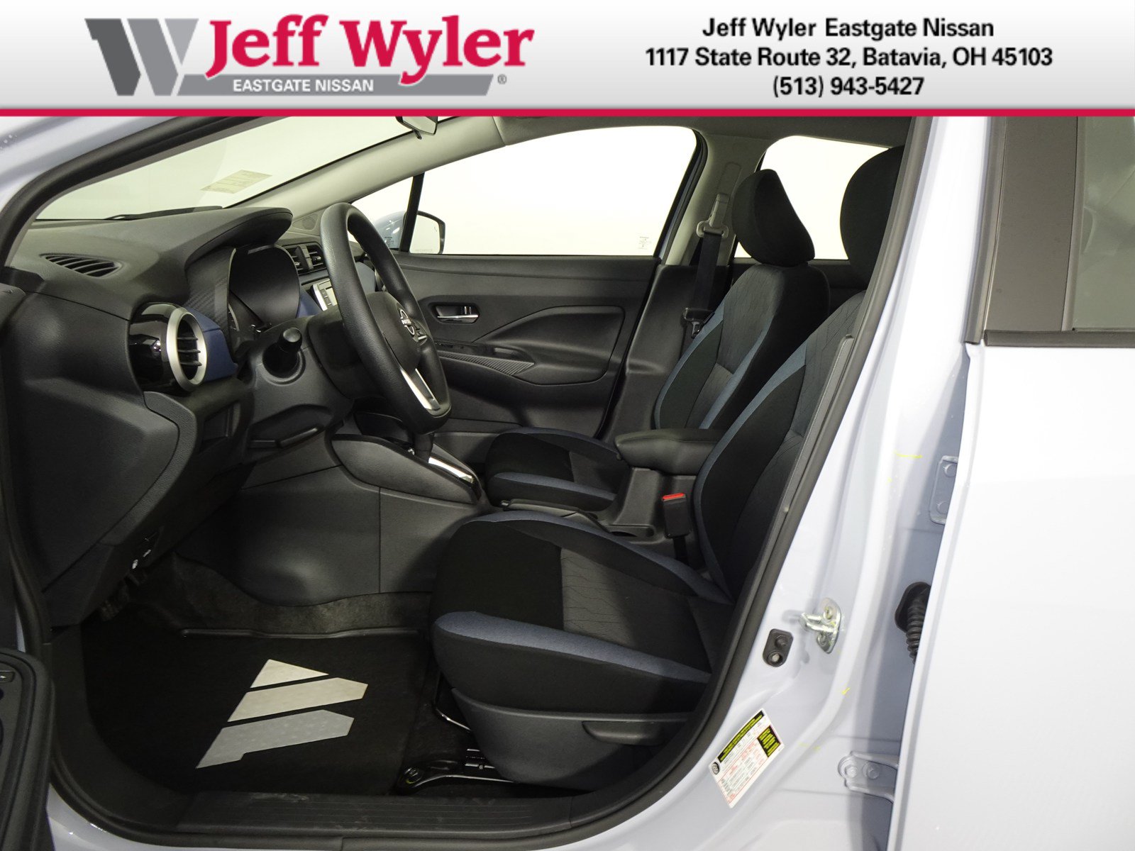 New 2025 Nissan Versa SV w/ Trunk Package FWD image 4