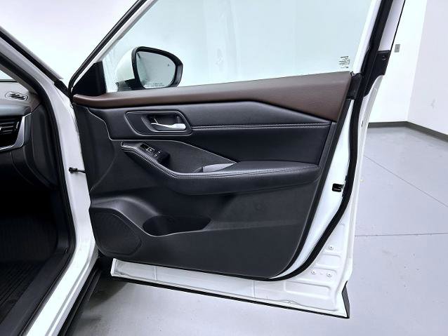 Certified 2023 Nissan Rogue SL w/ SL Premium Package image 16