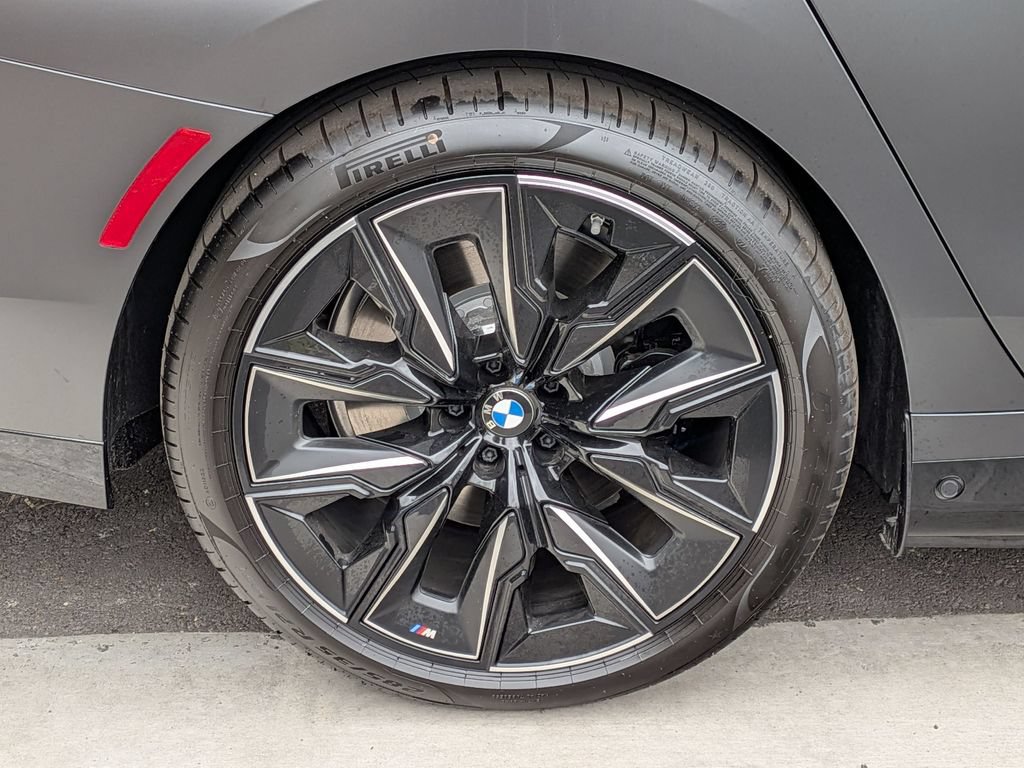 New 2026 BMW i7 eDrive50 w/ Executive Package RWD image 25
