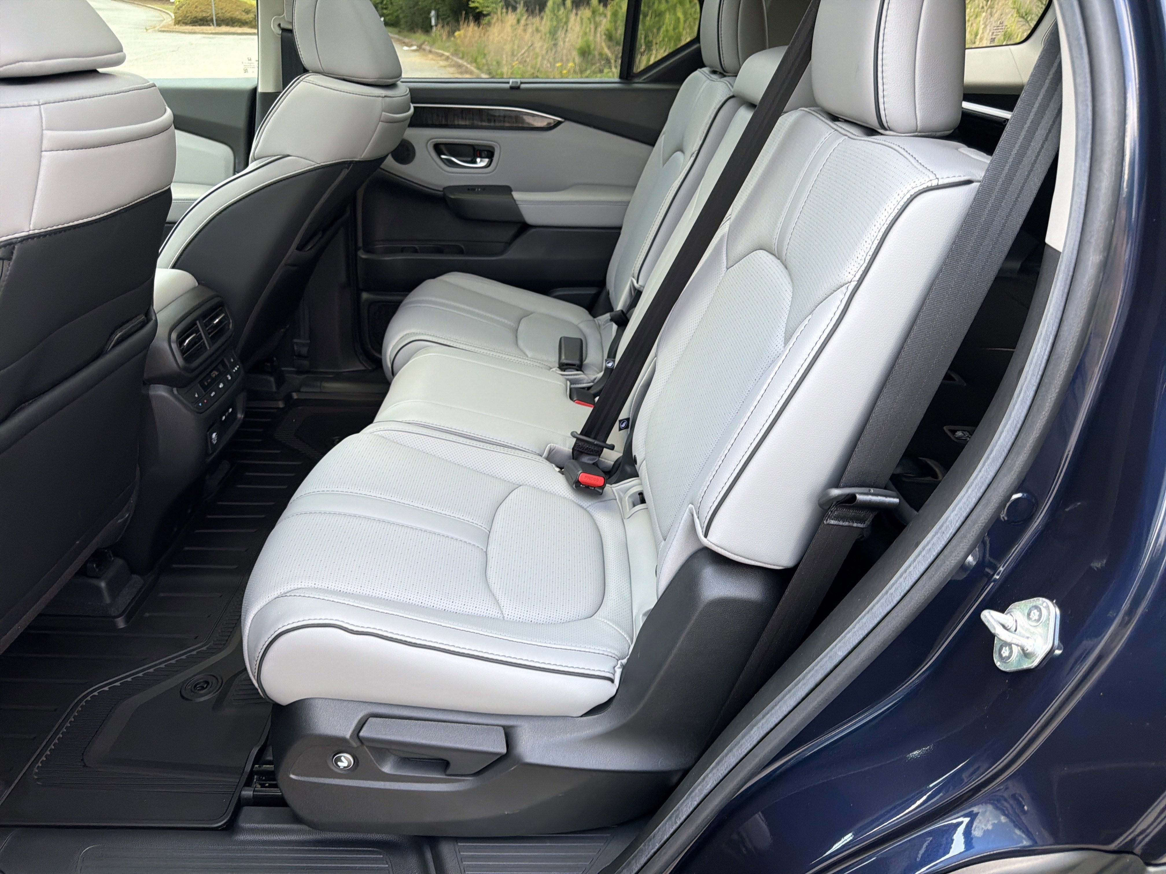 Used 2025 Honda Pilot Elite image 21