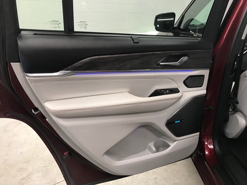 Used 2021 Jeep Grand Cherokee L Overland w/ Luxury Tech Group IV image 27