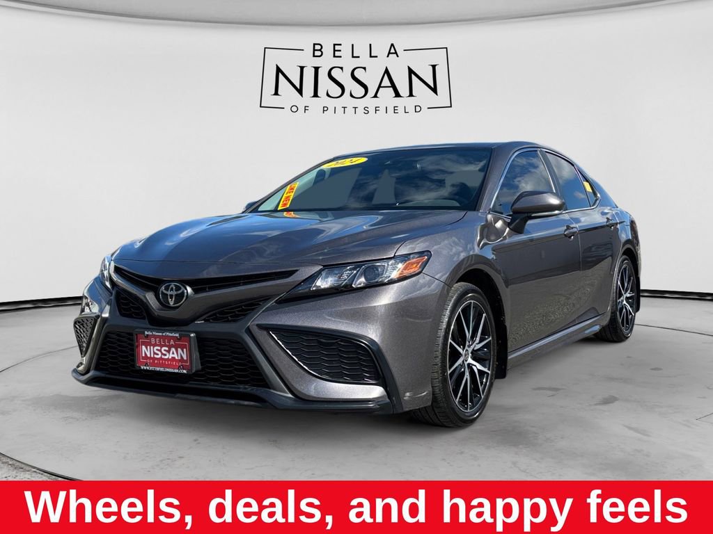 Used 2024 Toyota Camry SE w/ Cold Weather Package