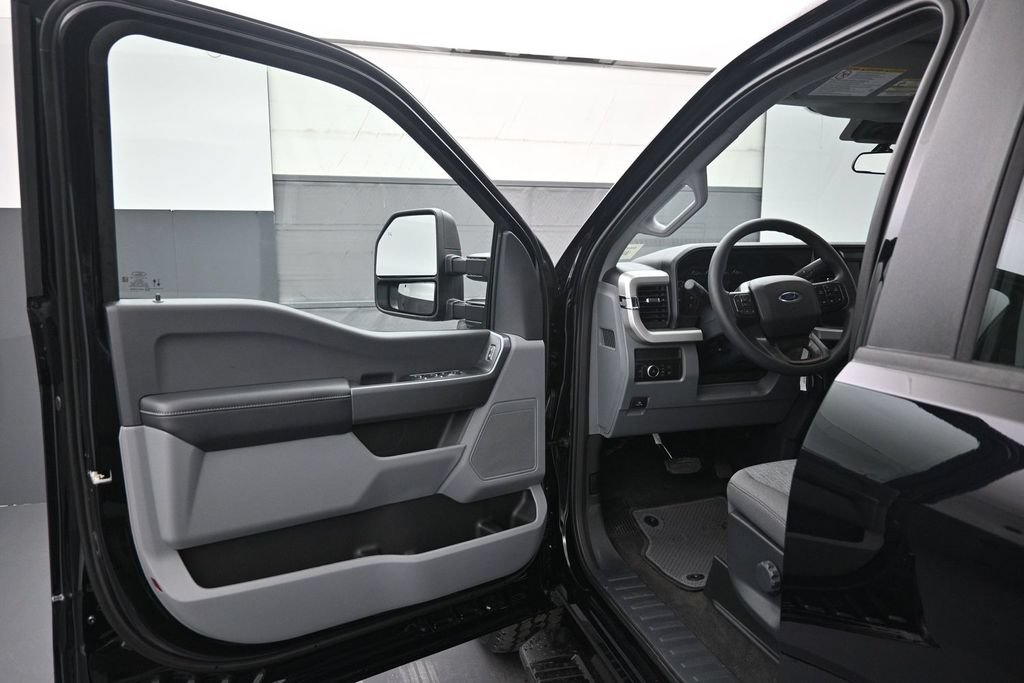New 2026 Ford F250 XL w/ STX Appearance Package AWD/4WD image 8