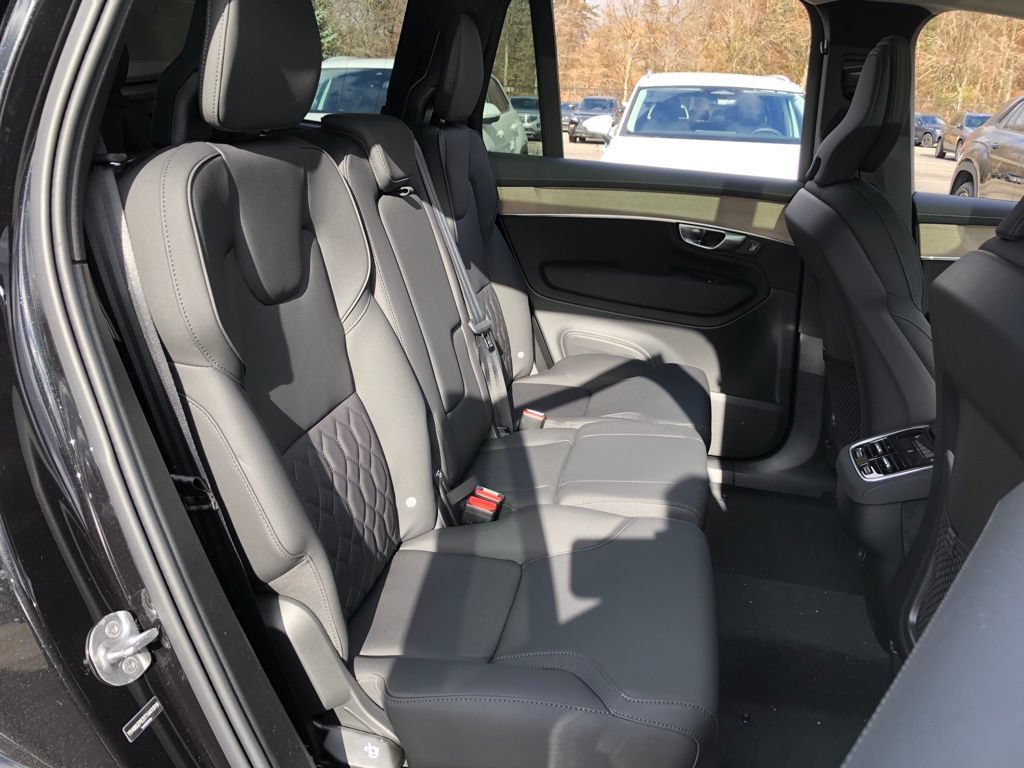 New 2026 Volvo XC90 B6 Plus w/ Protection Package Premier AWD/4WD image 29