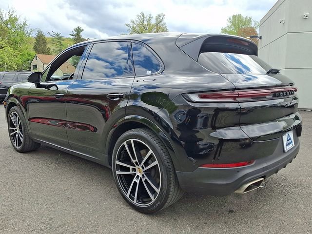 Used 2024 Porsche Cayenne AWD/4WD image 4