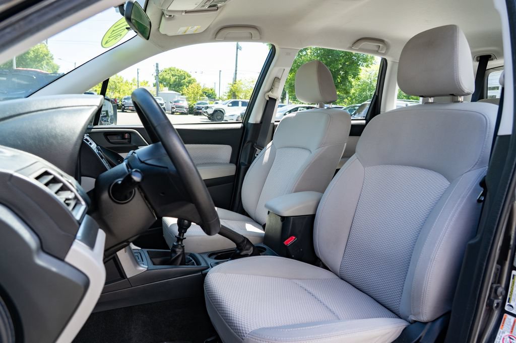 Used 2017 Subaru Forester 2.5i AWD/4WD image 20