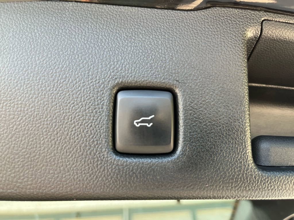 Used 2023 Ford Escape Platinum image 12