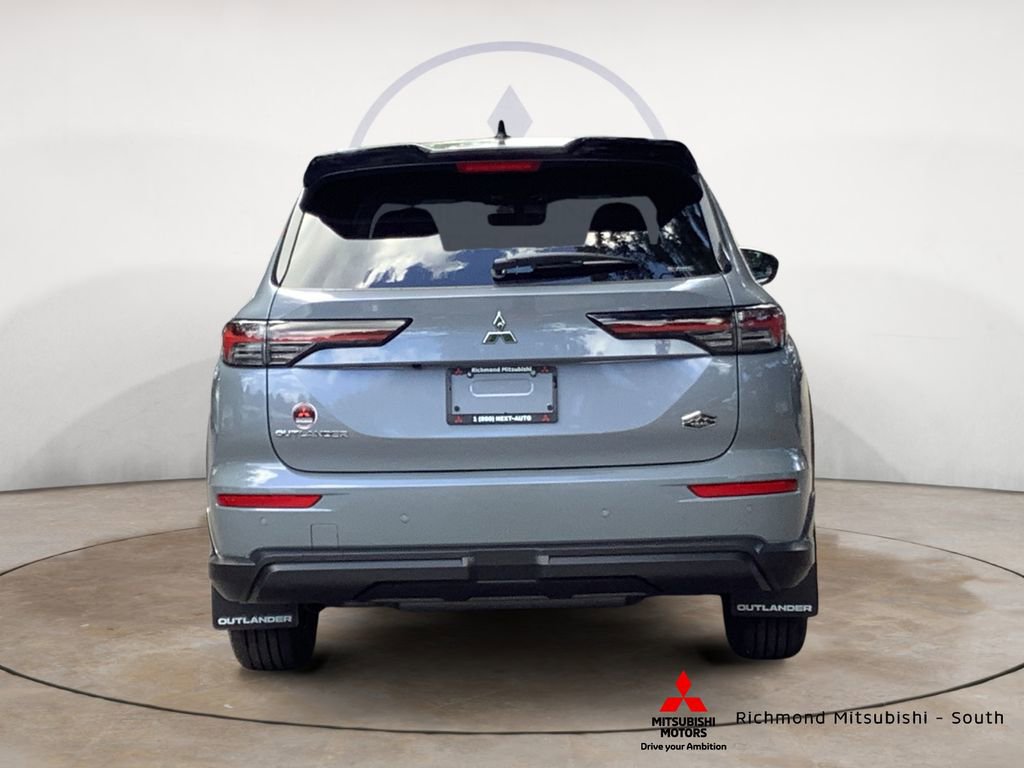 New 2025 Mitsubishi Outlander SE image 4