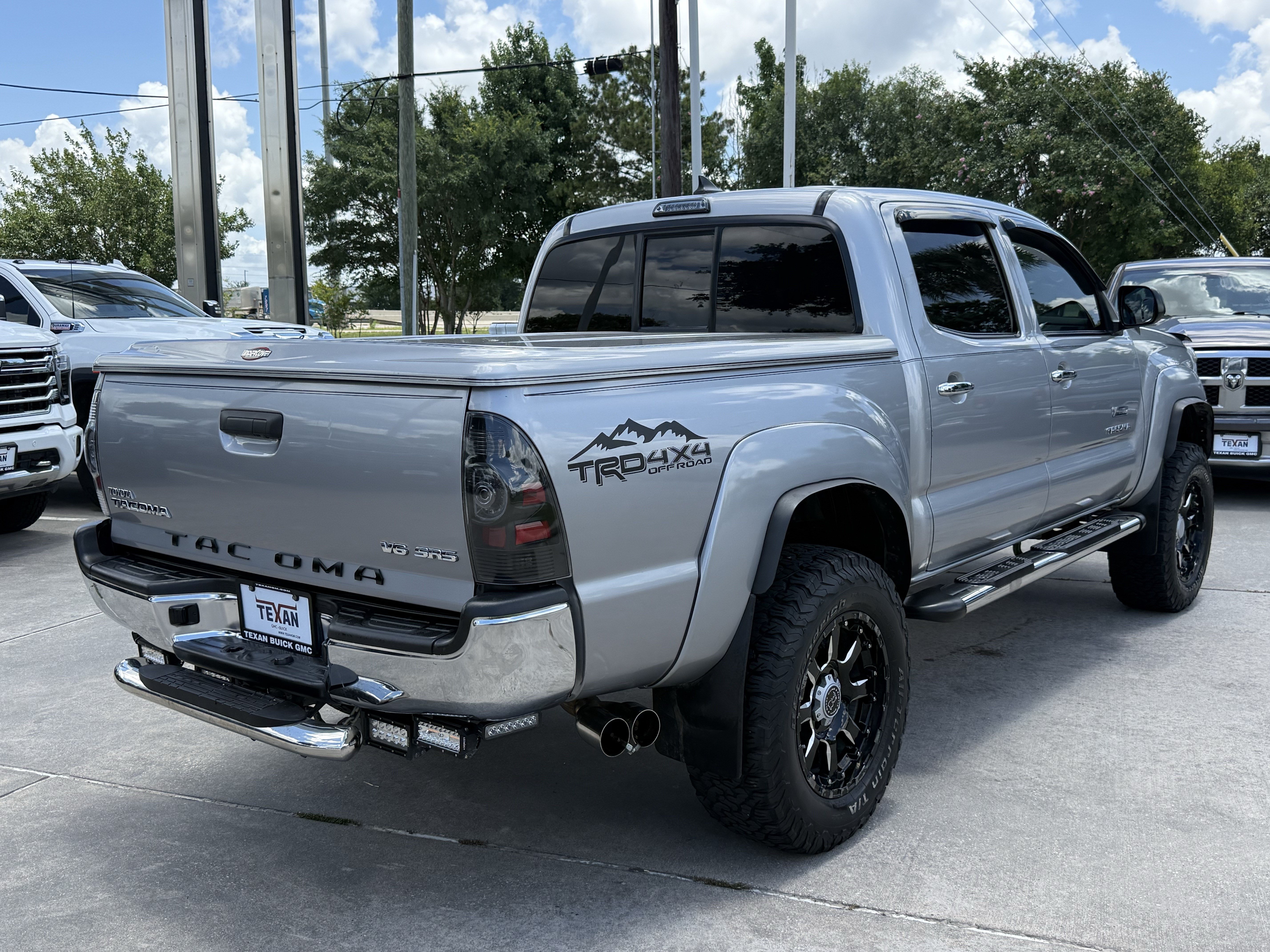 Used 2015 Toyota Tacoma 4x4 Double Cab w/ SR5 Package image 5