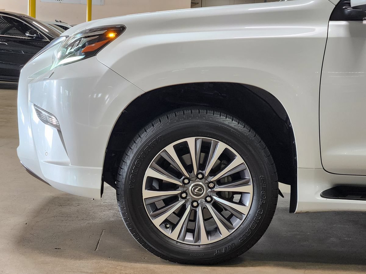 Used 2023 Lexus GX 460 Luxury w/ Accessory Package AWD/4WD image 5