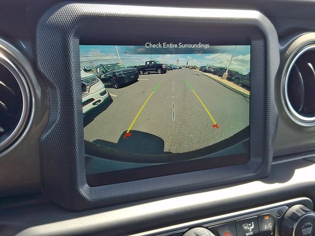 Used 2023 Jeep Wrangler Unlimited Sahara w/ Cold Weather Group AWD/4WD image 18