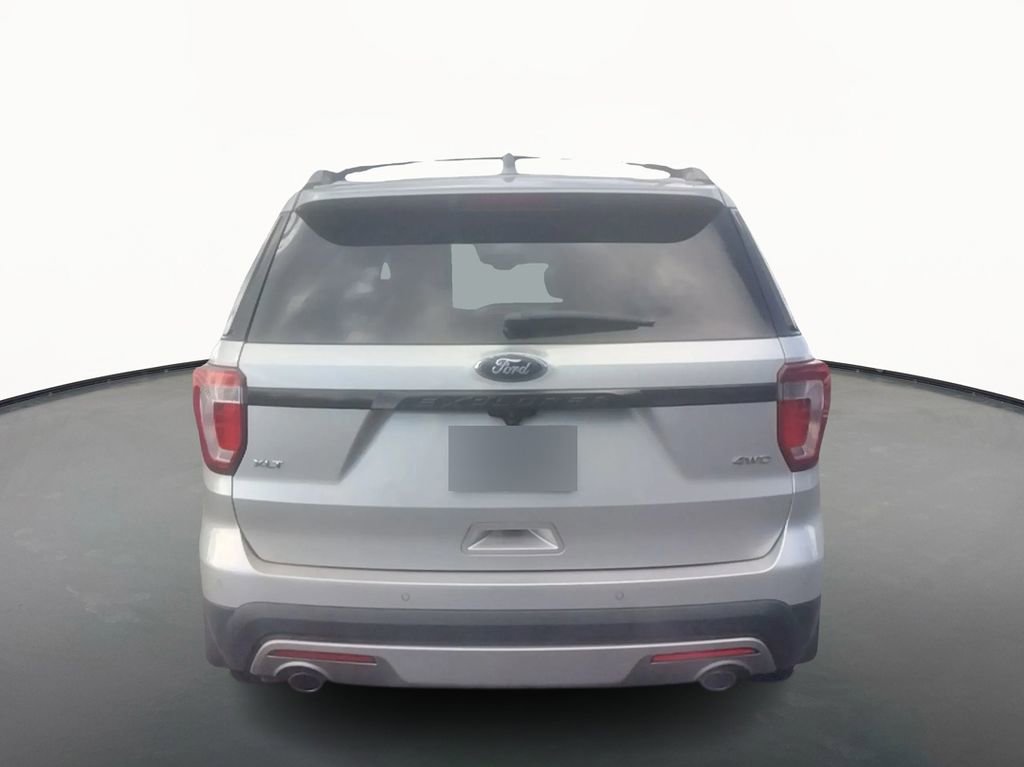 Used 2016 Ford Explorer XLT image 4