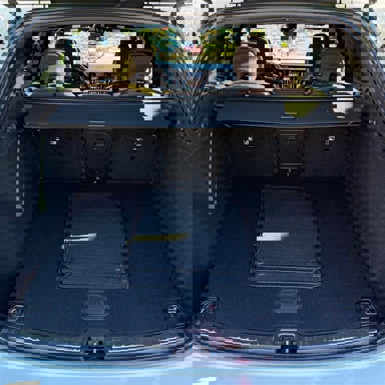 Used 2024 Volvo XC60 B5 Plus w/ Climate Package image 12