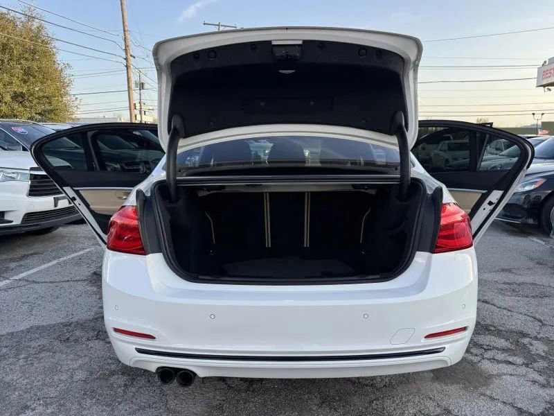 Used 2018 BMW 330i Sedan RWD image 12
