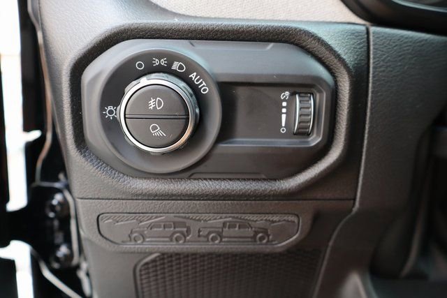 New 2025 Jeep Gladiator Sport image 13