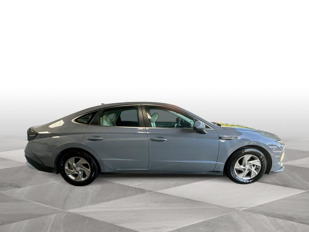 Used 2026 Hyundai Sonata SE FWD image 9