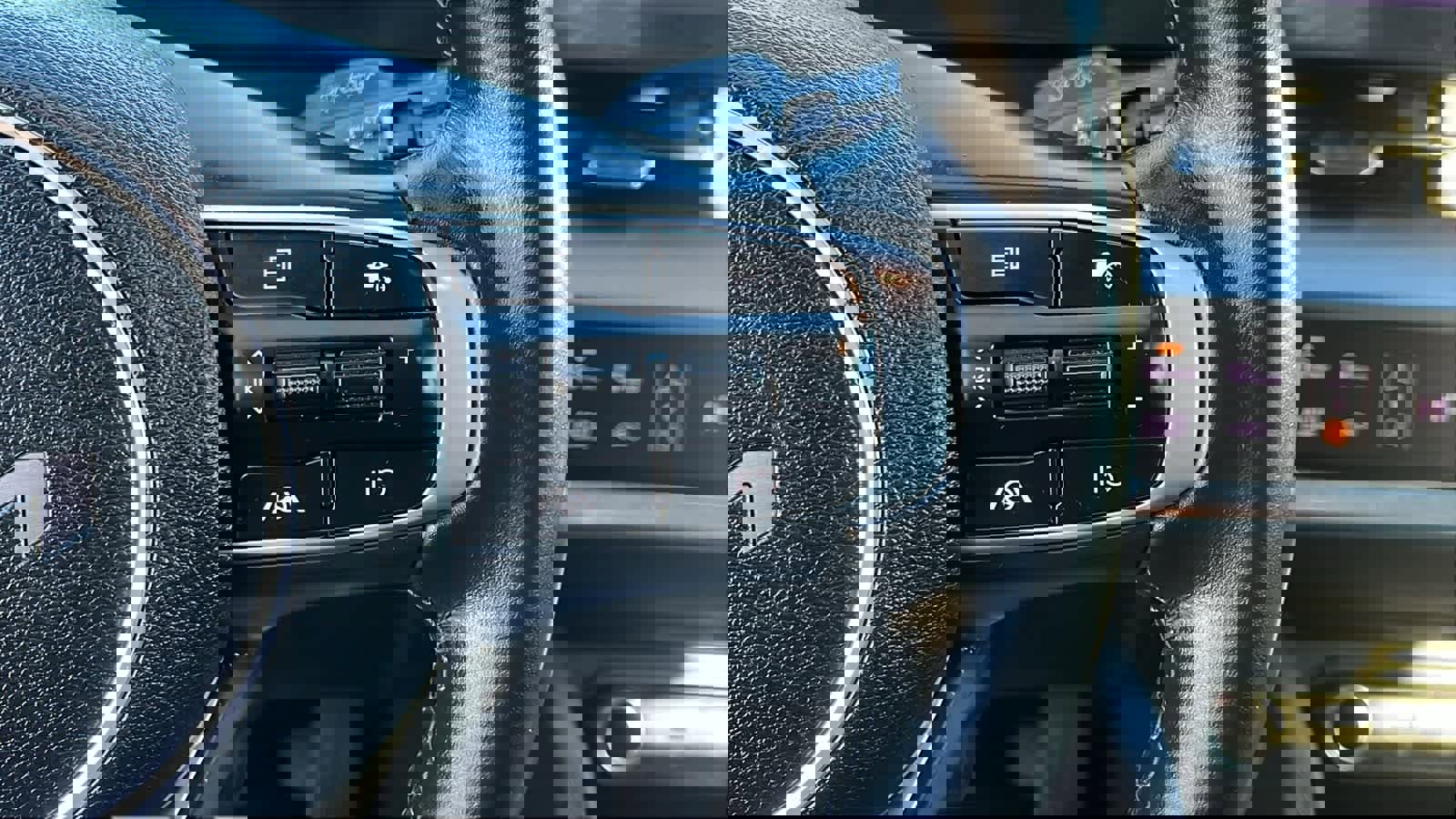 Used 2024 Kia Sportage EX image 14