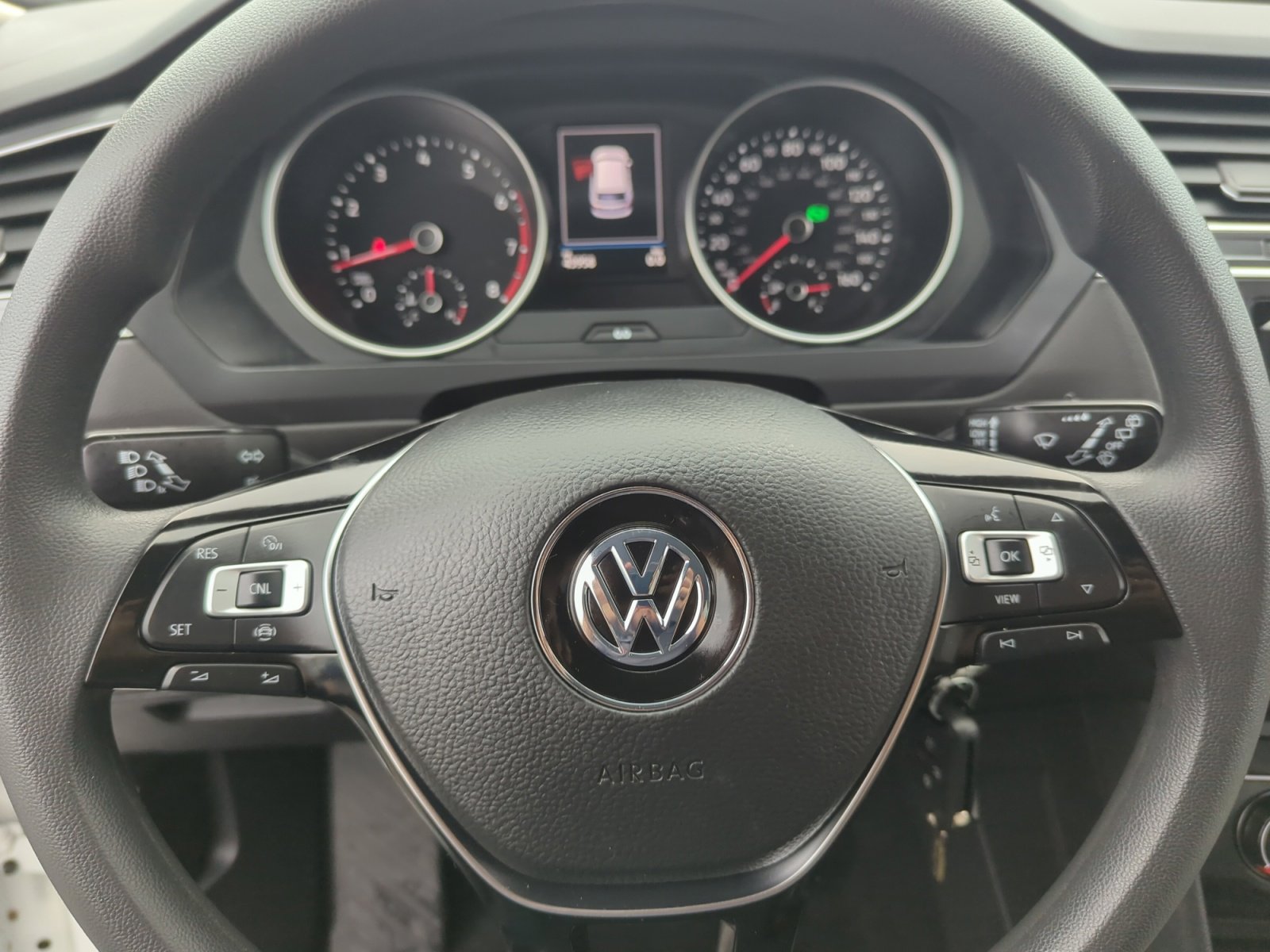 Used 2020 Volkswagen Tiguan S image 9