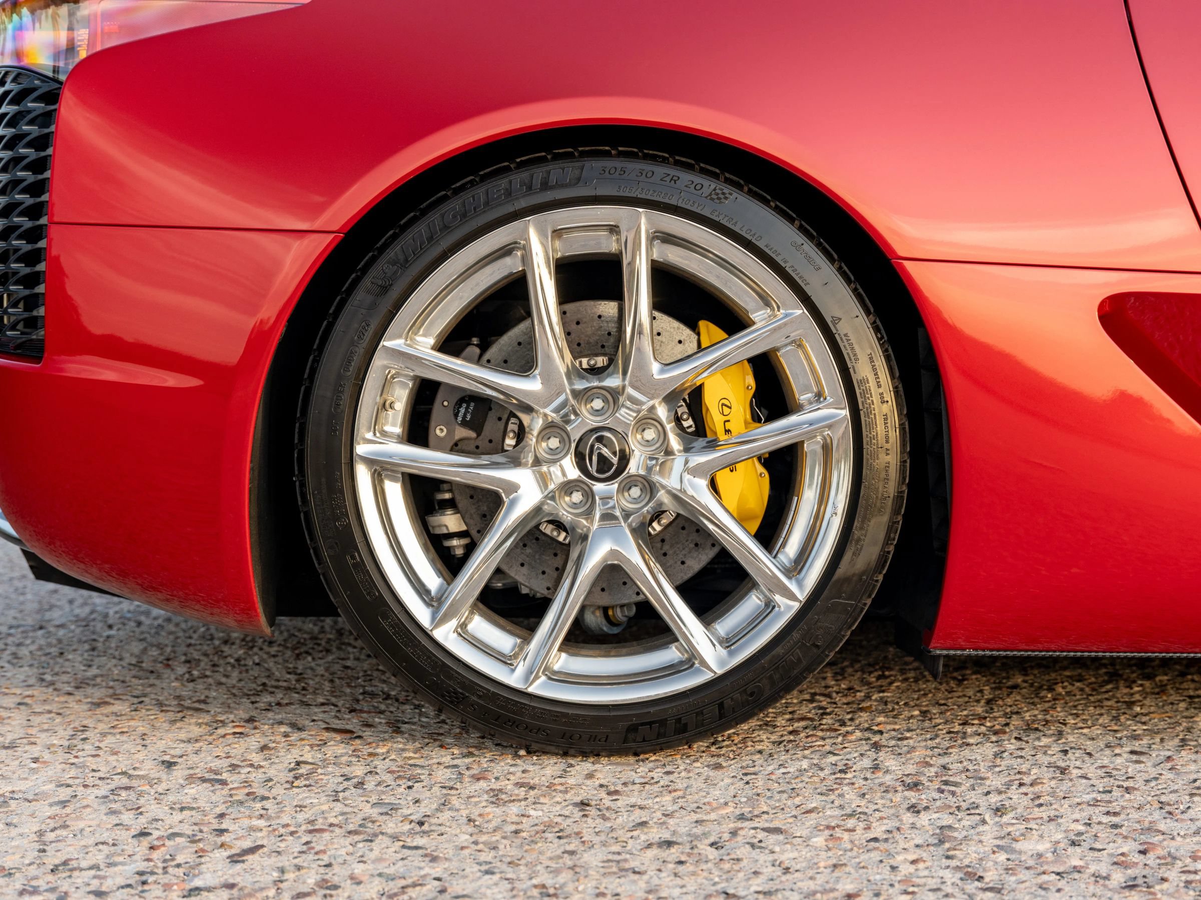 Used 2012 Lexus LFA RWD image 30