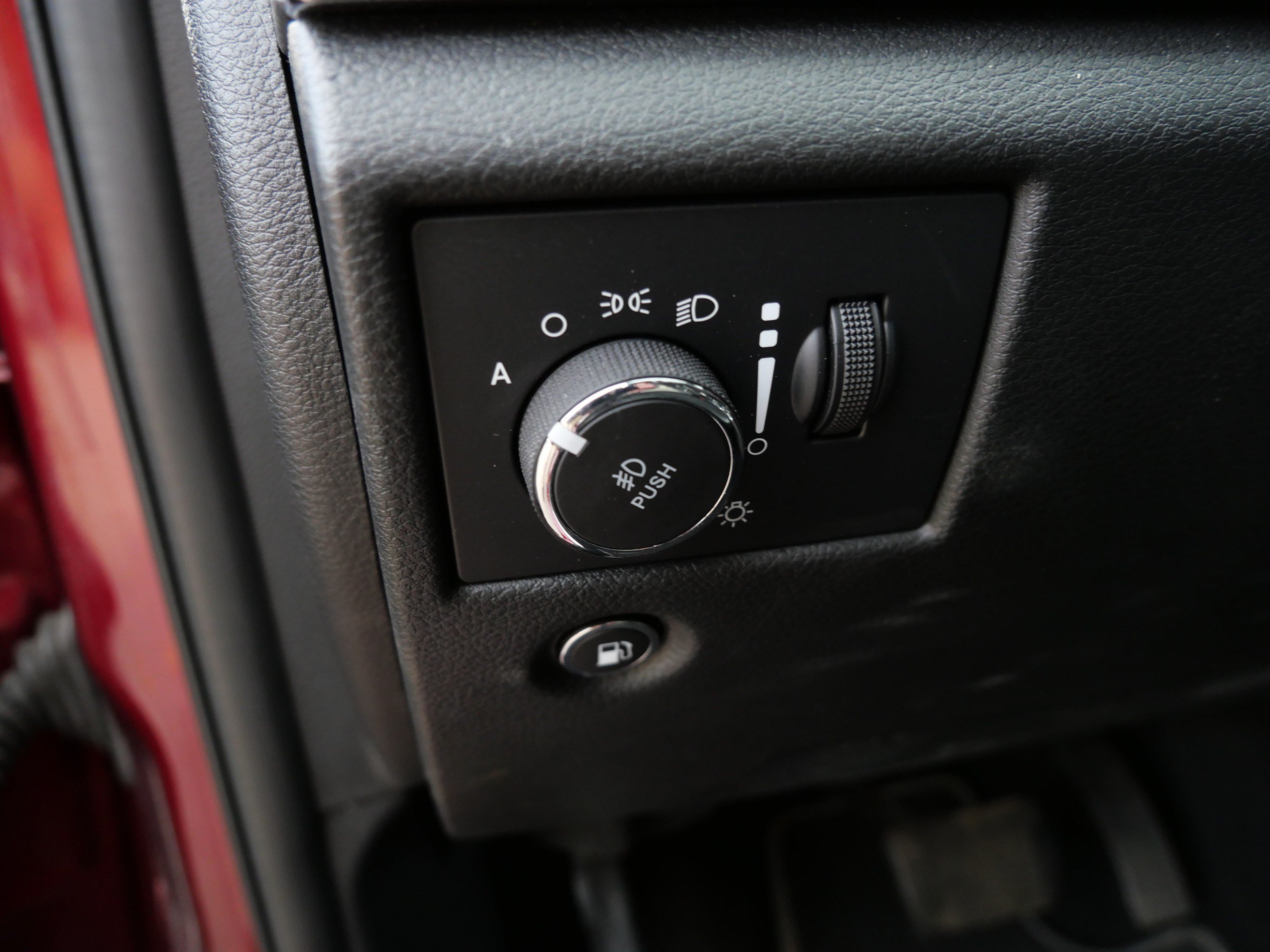 Certified 2021 Jeep Grand Cherokee Limited w/ Quick Order Package 28K 80th AWD/4WD image 23
