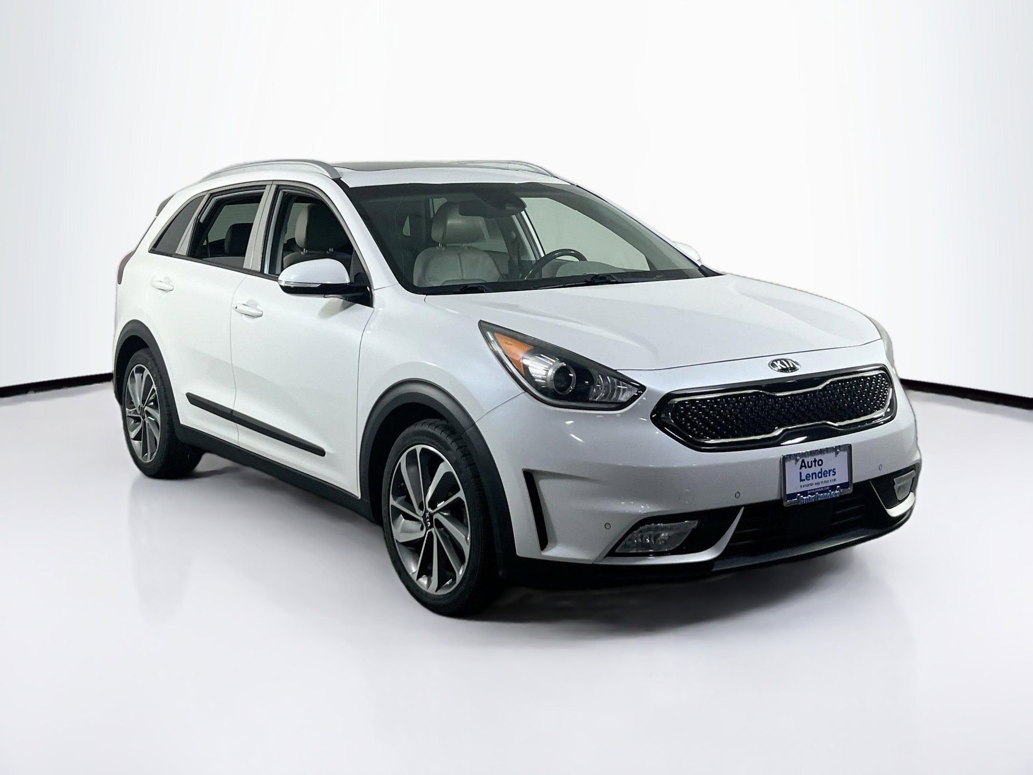 Used 2019 Kia Niro Touring image 3
