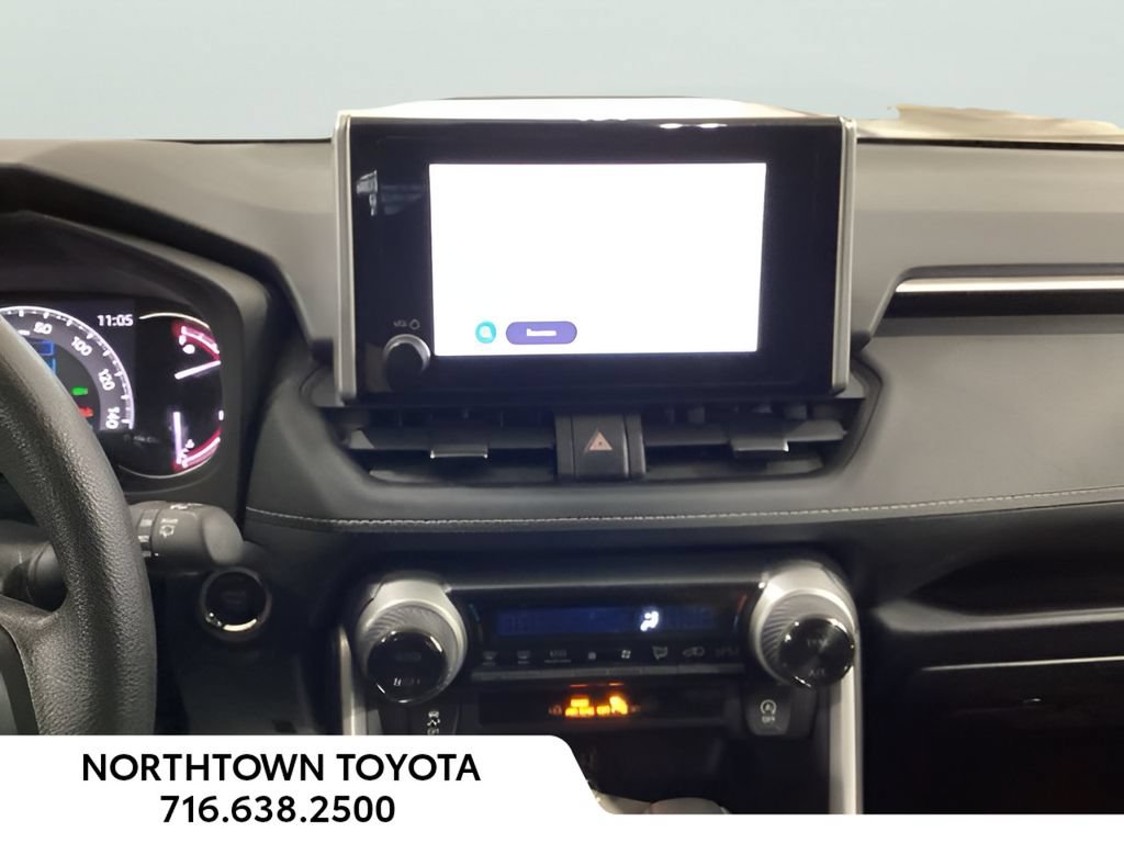 Used 2025 Toyota RAV4 XLE AWD/4WD image 9