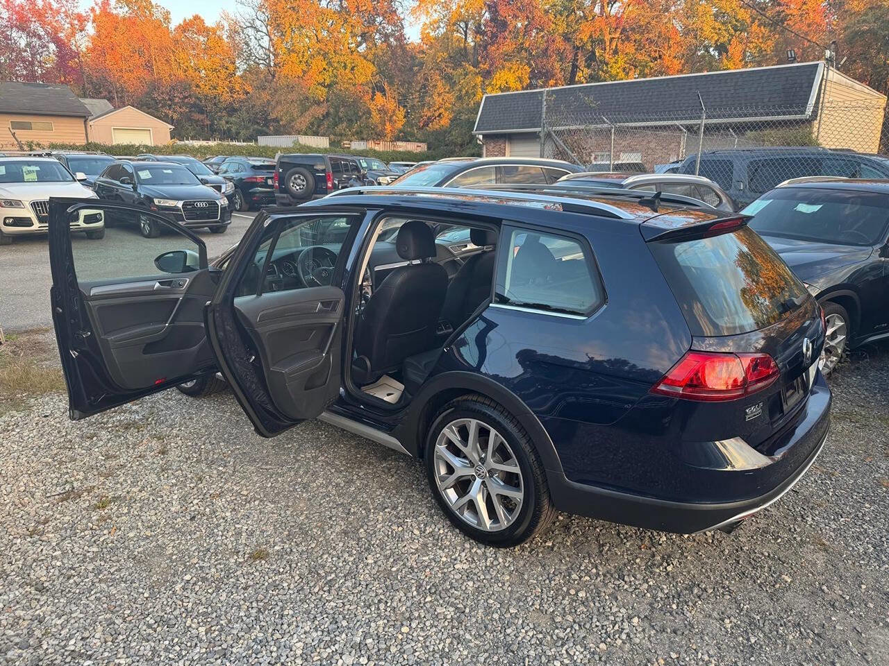 Used 2017 Volkswagen Golf Alltrack SE image 7