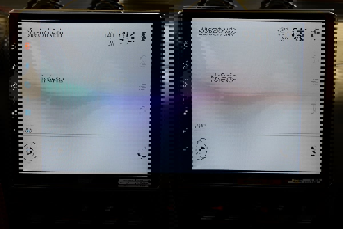 Used 2015 Alfa Romeo 4C Base w/ Leather Interior Group image 20