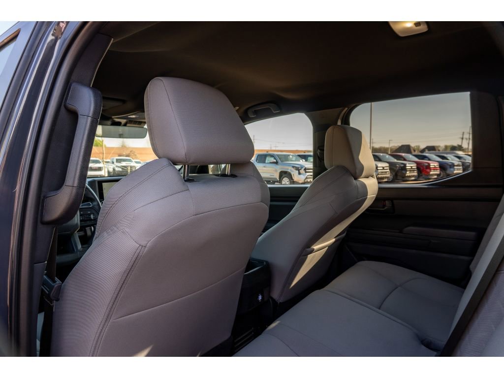 Certified 2025 Toyota Tacoma SR5 AWD/4WD image 11