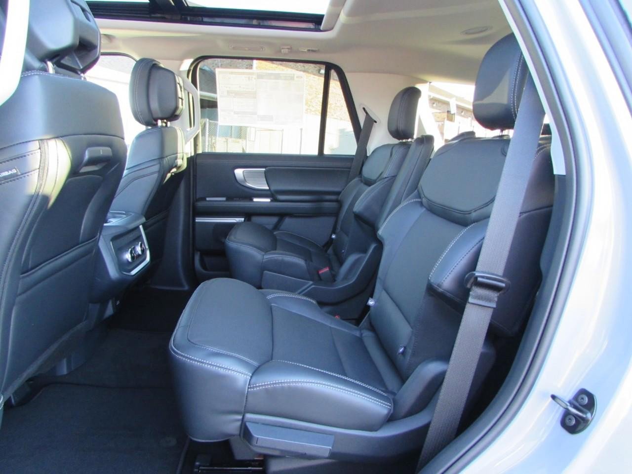 New 2026 Ford Expedition Platinum image 26