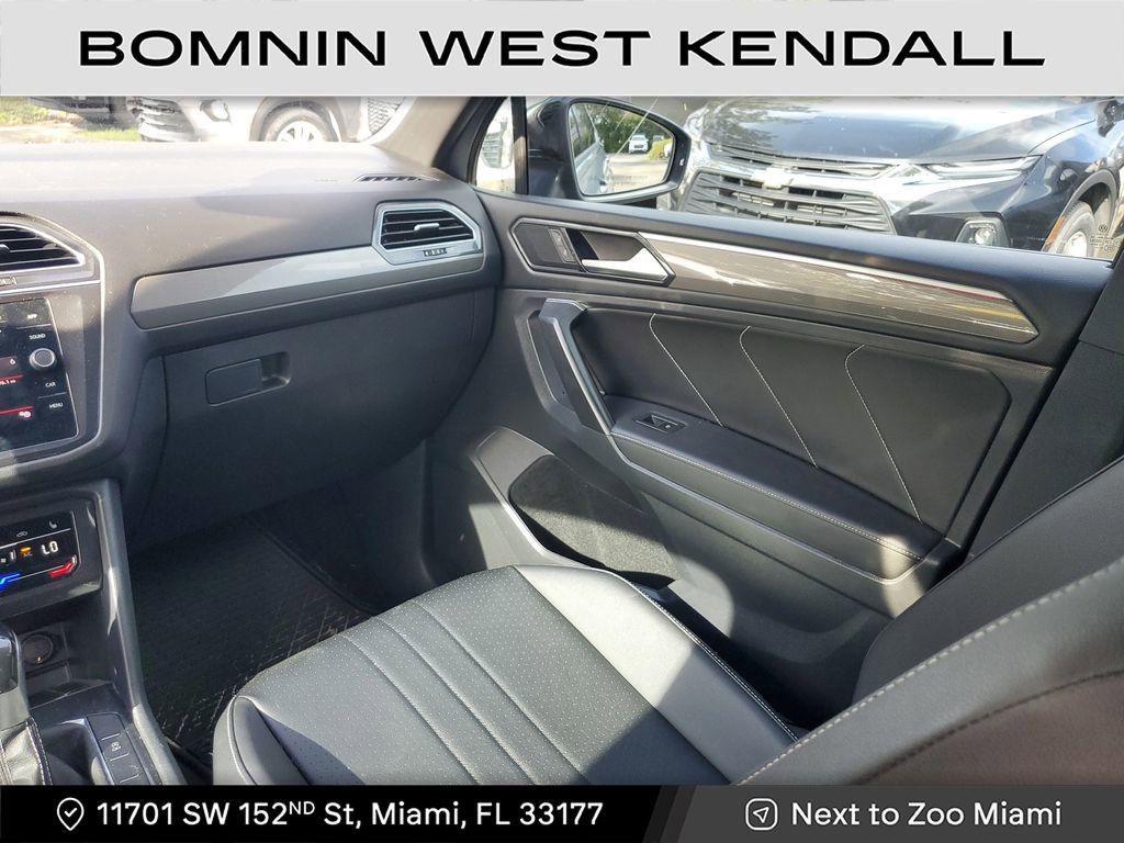 Used 2022 Volkswagen Tiguan SE R-Line image 14