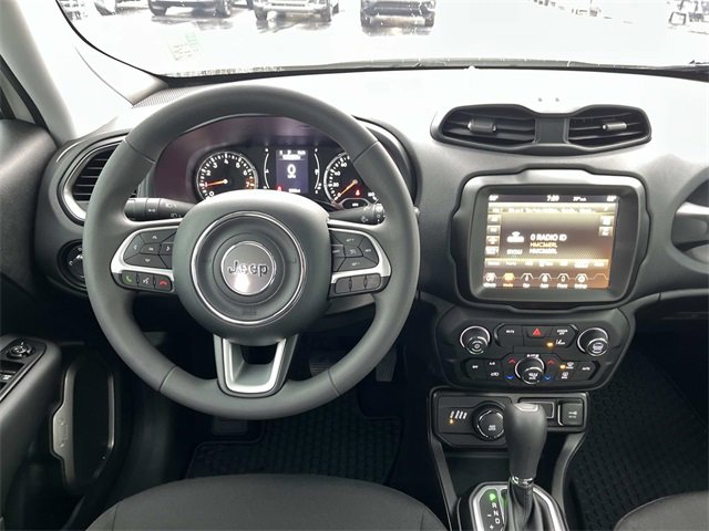 Used 2023 Jeep Renegade Latitude image 11