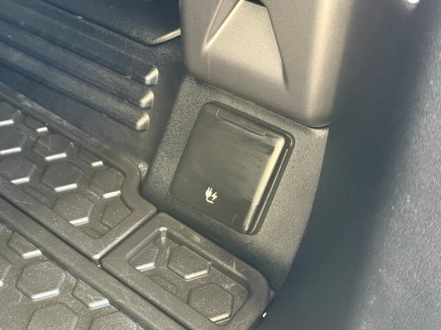 Used 2025 Land Rover Defender 110 S AWD/4WD image 6
