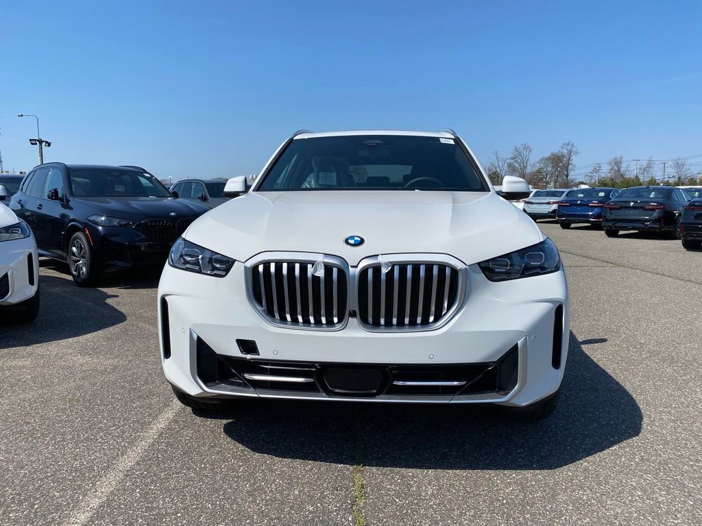 New 2026 BMW X5 xDrive40i w/ Parking Assistance Package AWD/4WD image 2