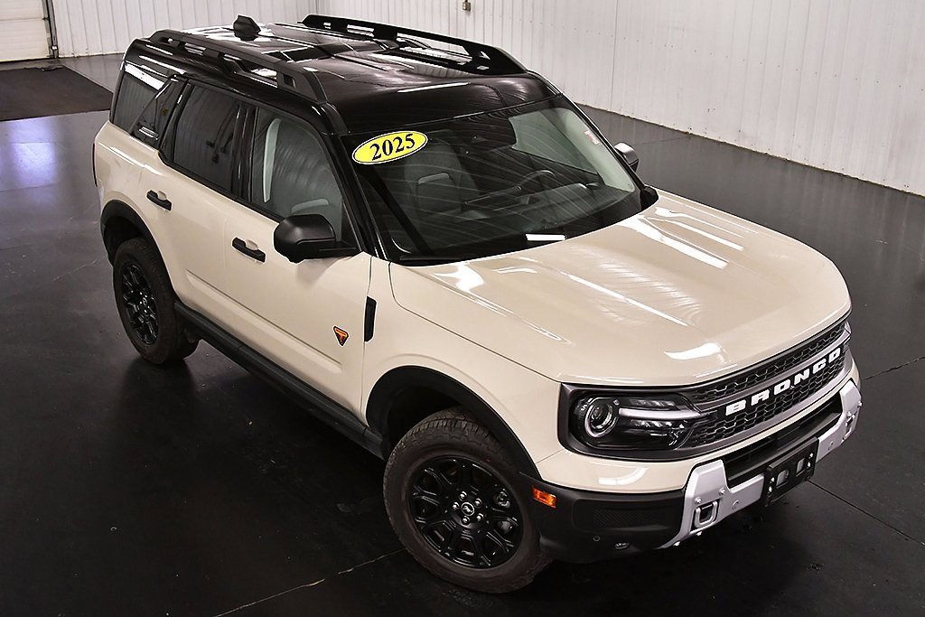 Used 2025 Ford Bronco Sport Badlands image 12