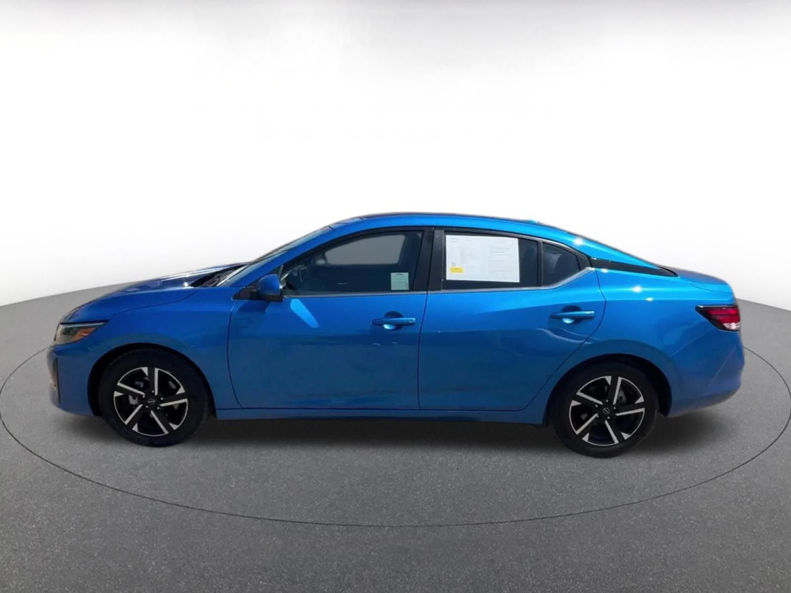 Used 2025 Nissan Sentra SV FWD image 9