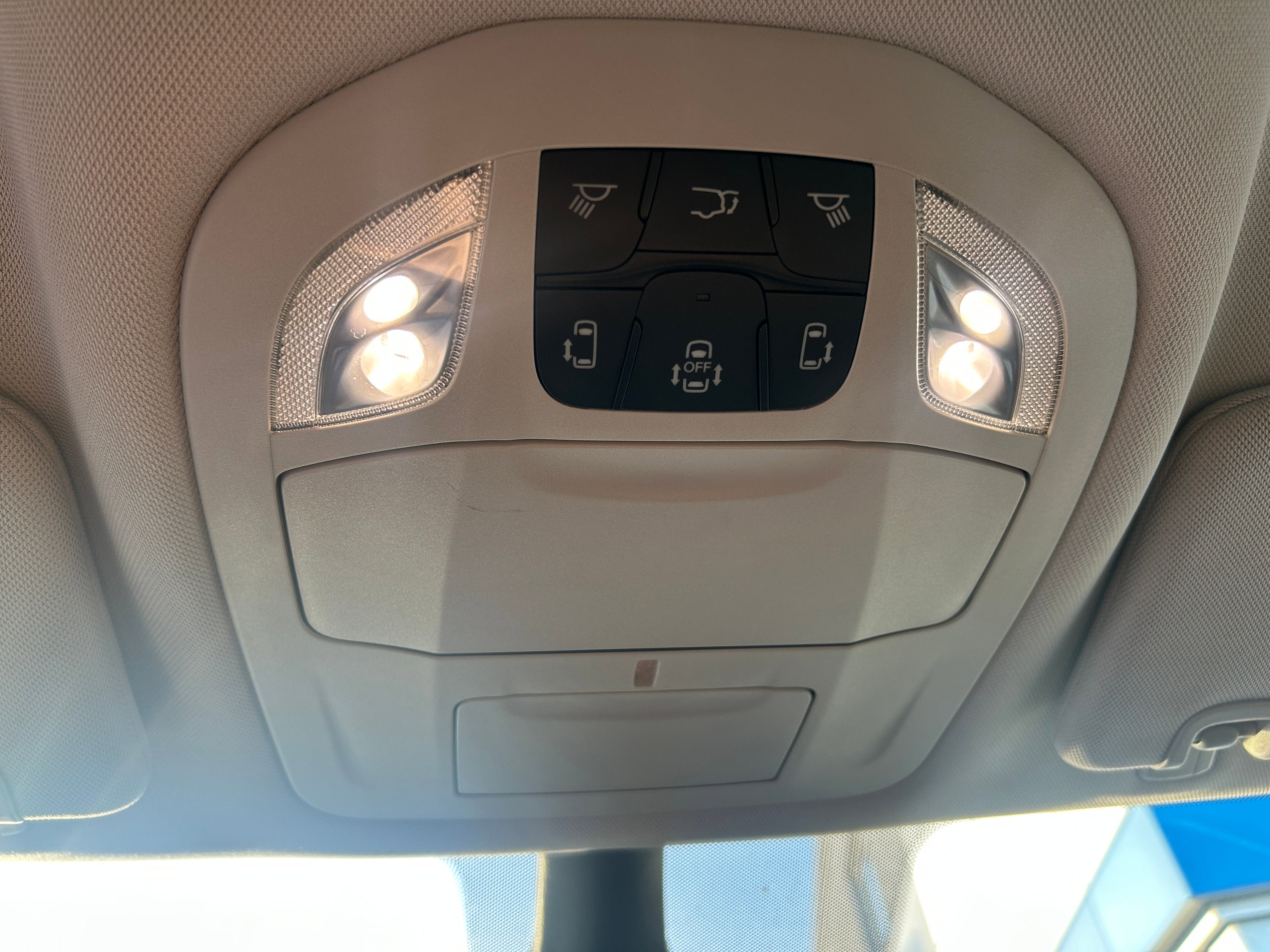 Used 2024 Chrysler Pacifica Touring-L image 29