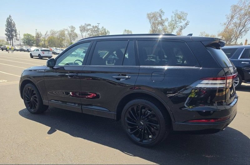 Certified 2024 Lincoln Aviator Reserve w/ Equipment Group 201A AWD/4WD image 4