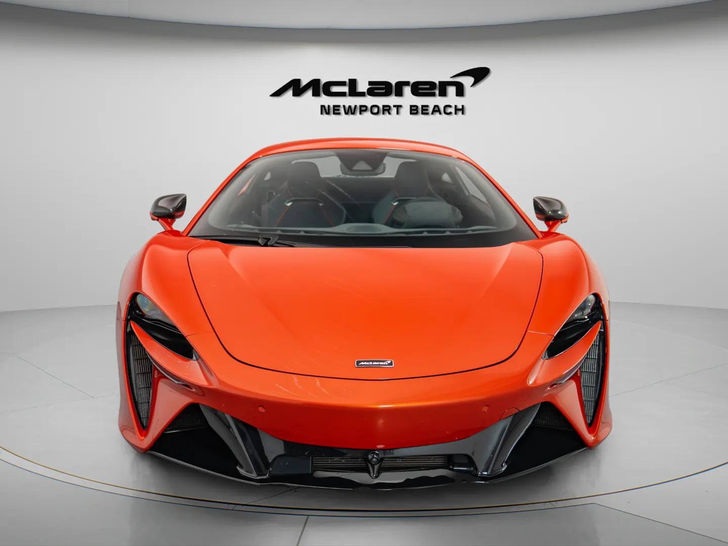 Used 2023 McLaren Artura RWD image 20