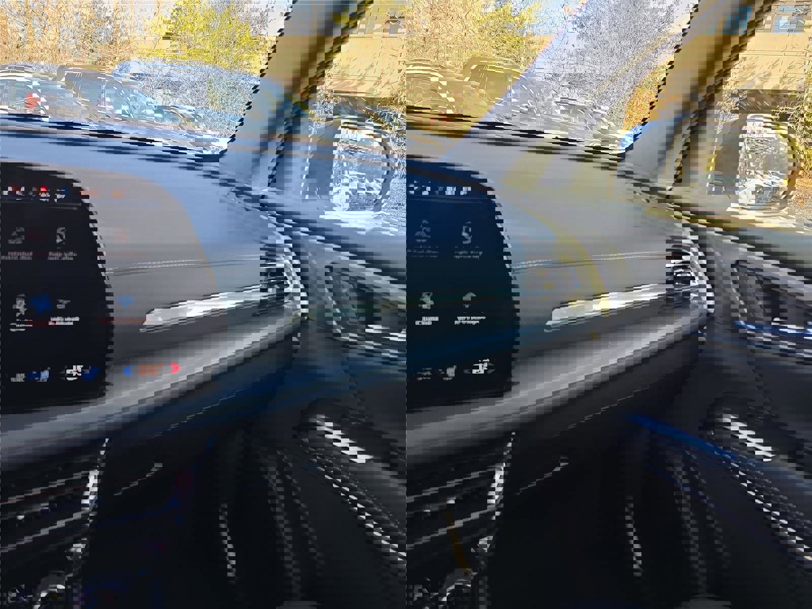 Used 2025 Chevrolet Traverse LT image 22