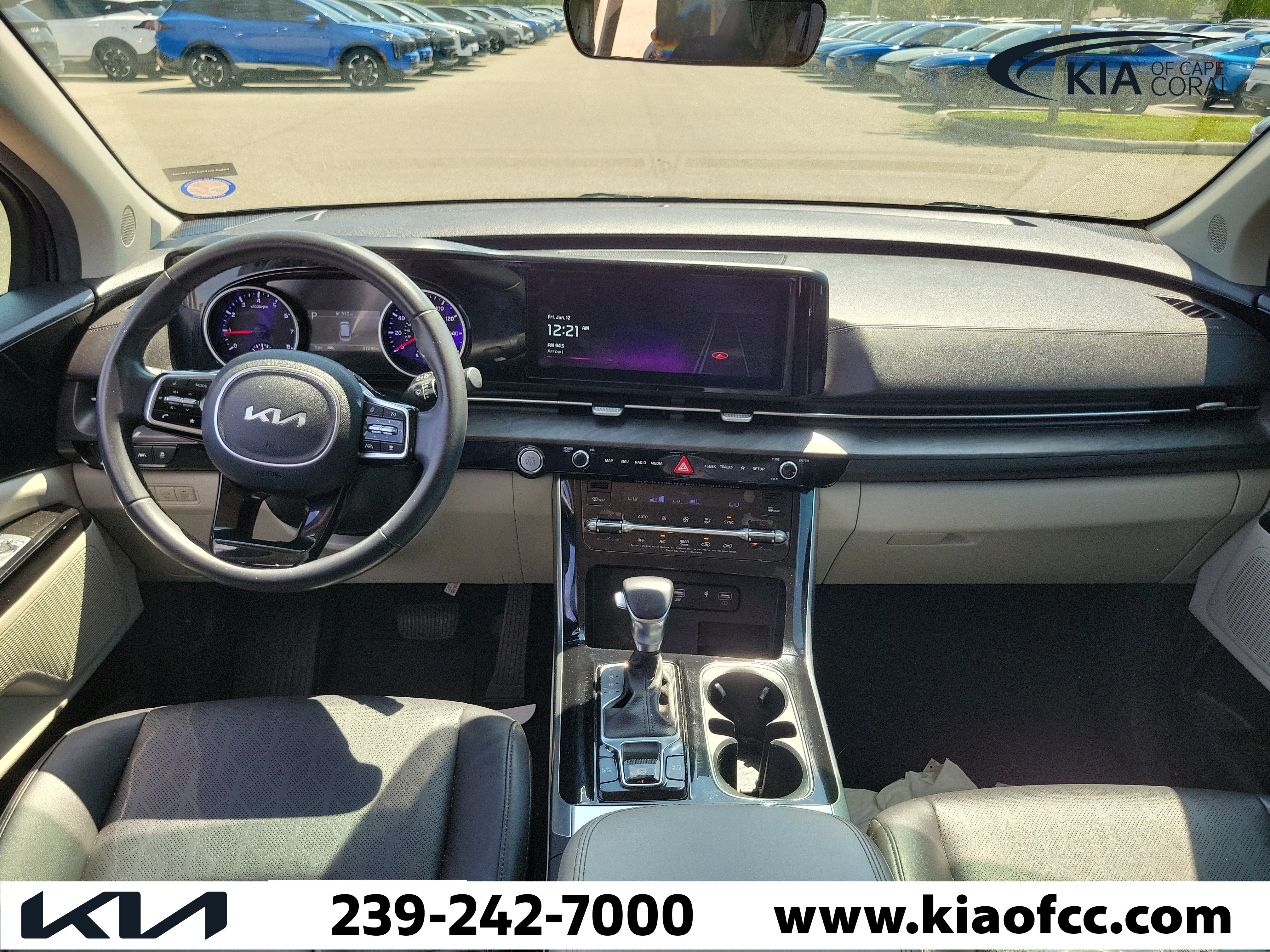 Certified 2023 Kia Carnival EX FWD image 17