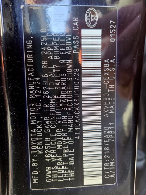 Used 2025 Toyota Camry SE FWD image 9