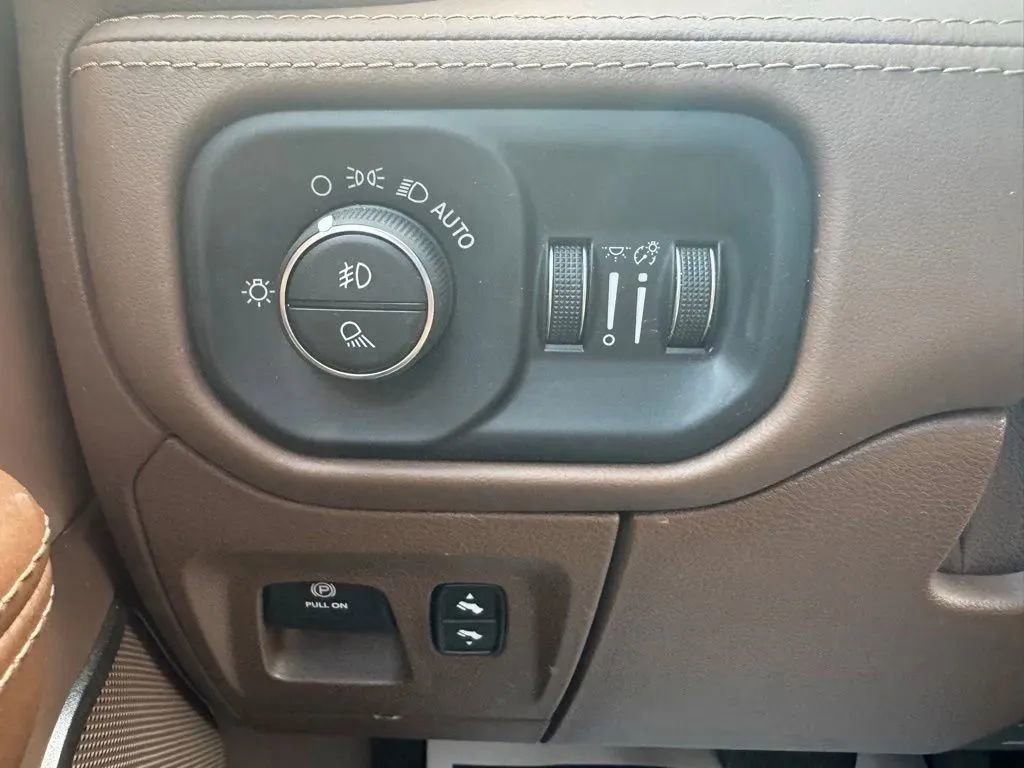 Used 2019 RAM 1500 Laramie Longhorn AWD/4WD image 23
