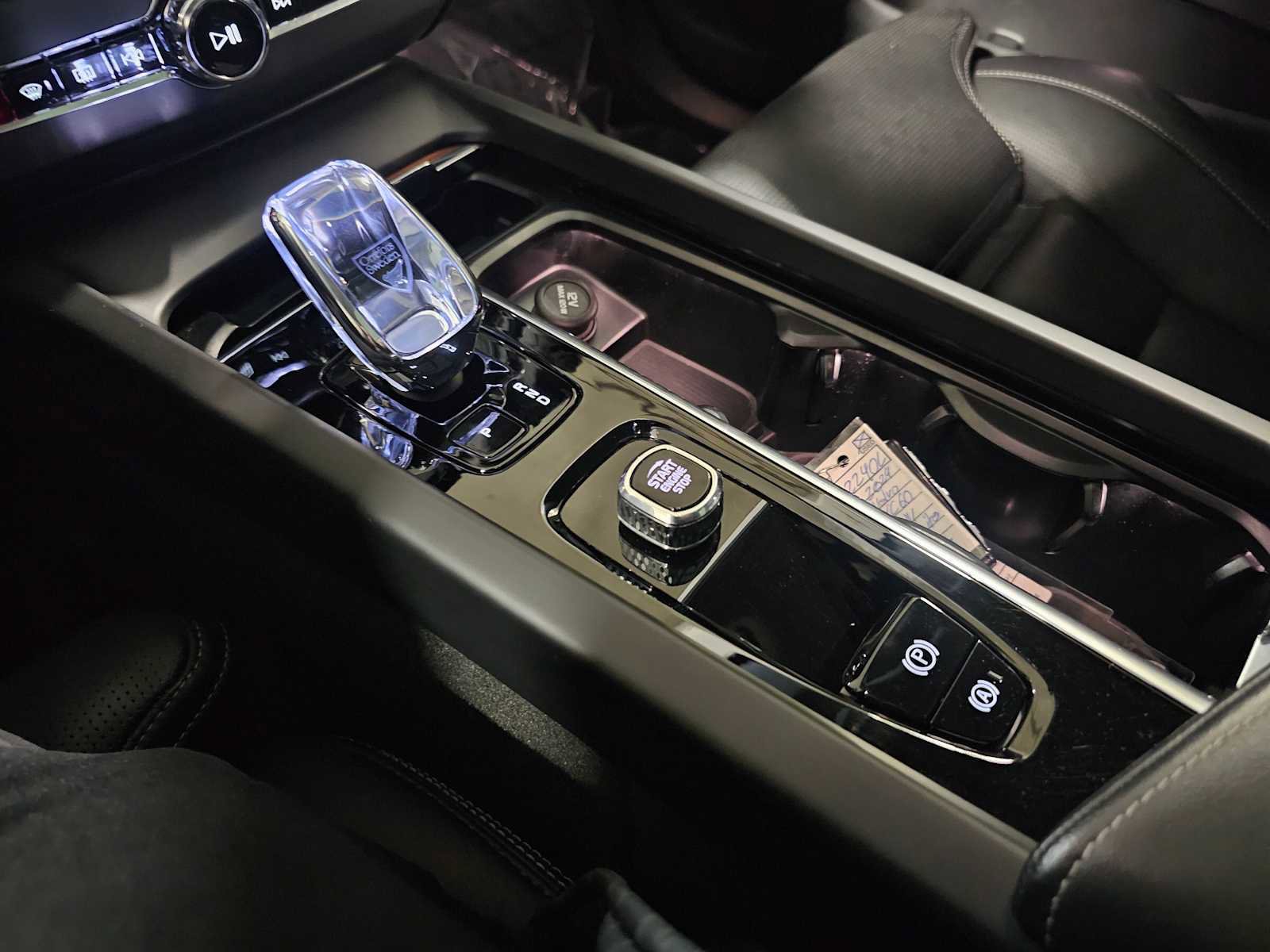 Used 2024 Volvo XC60 B5 Ultimate w/ Protection Package Premier image 21